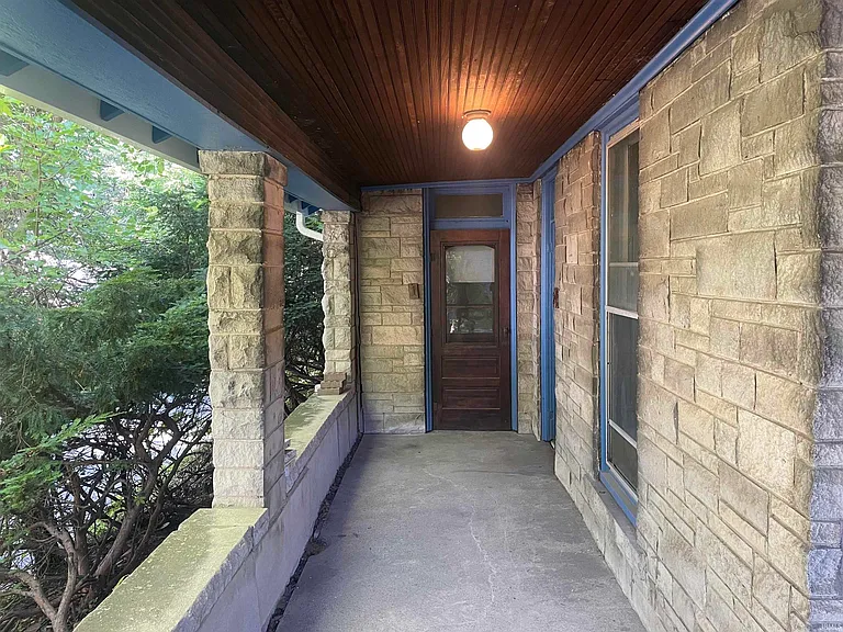 301 E University St #1 — Photo 3