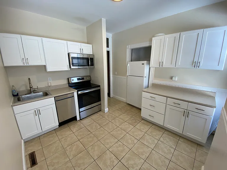 714 State St #2 — Photo 9