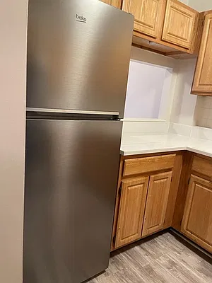 Rented by Perry Associates NYC Inc | media 19