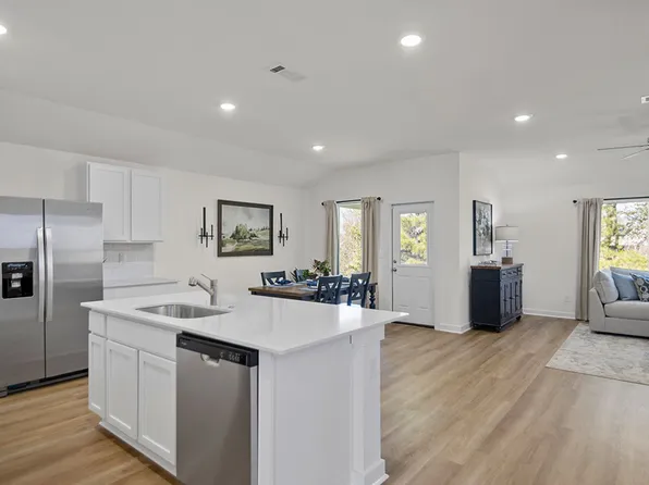 590 Raegan St, Prairie Grove, AR 72753