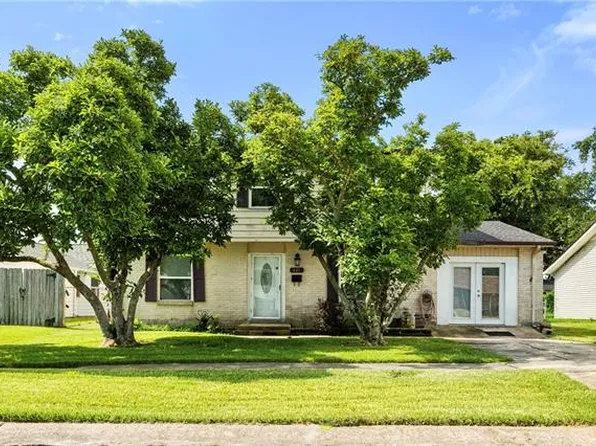 421 Holy Cross Pl, Kenner, LA 70065