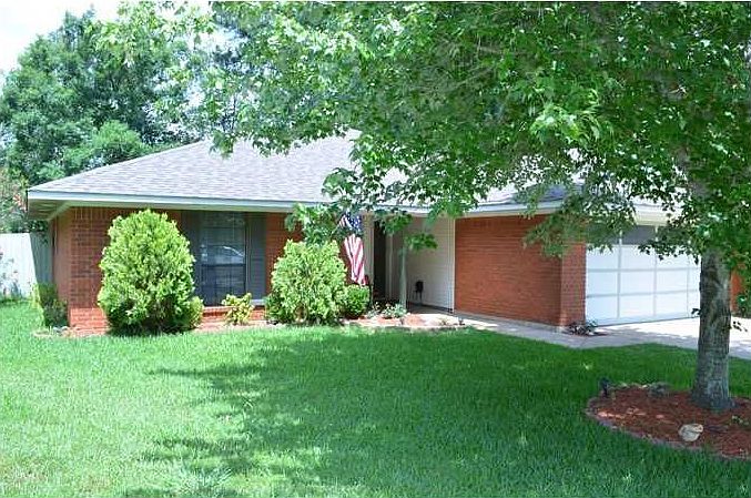 1st image of 8618 Woodlake Dr
