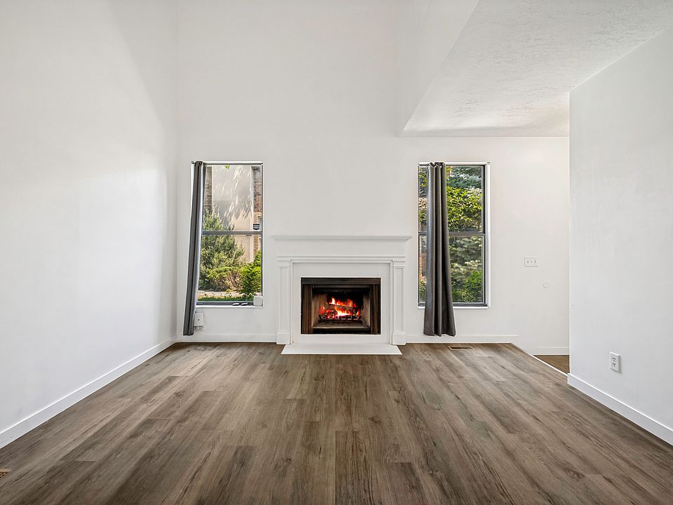1st image of 8736 S Oakwood Park Cir