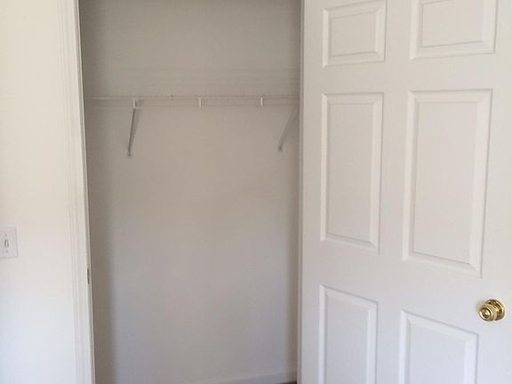 2nd image of 252 Buckingham Ct NE