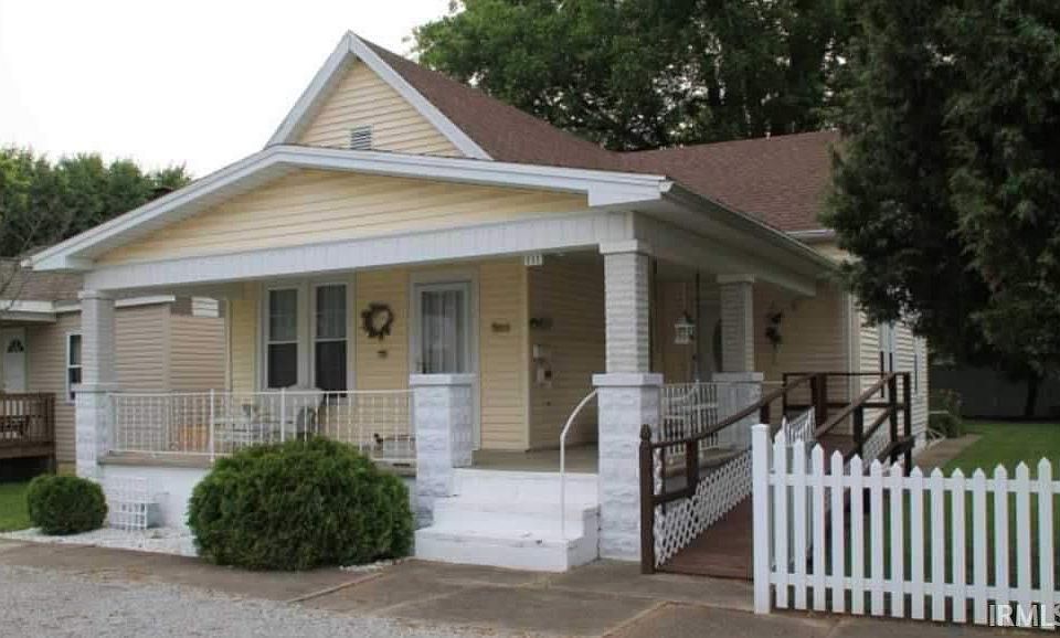 1st image of 111 N Woods Ave
