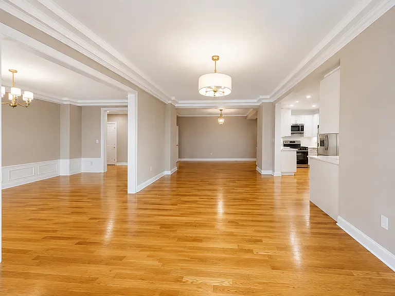 780 Riverside Dr #3 — Photo 2