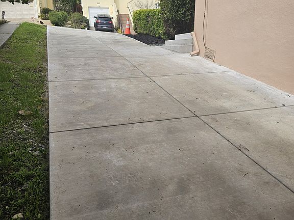 5th image of 2654 Maxwell Ave