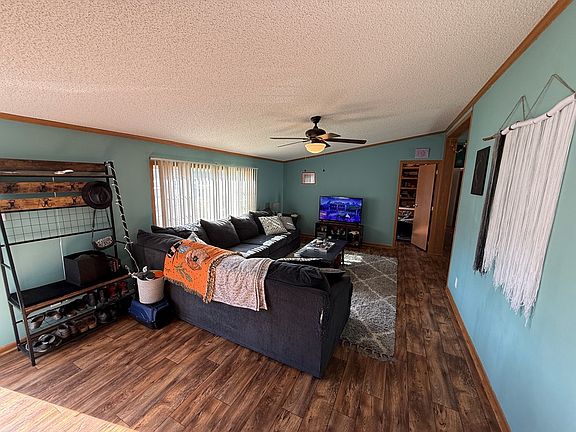 3rd image of 202 Dixie Dr