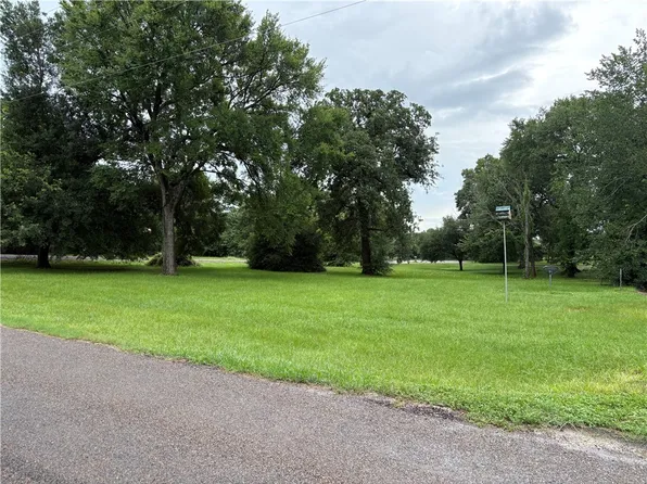 8018 Prospect Ln, Bryan, TX 77808