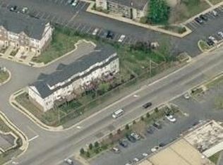 2912 Huntington Grove Sq, Alexandria, VA 22306