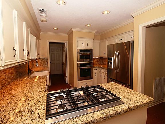 5th image of 16515 Craighurst Dr
