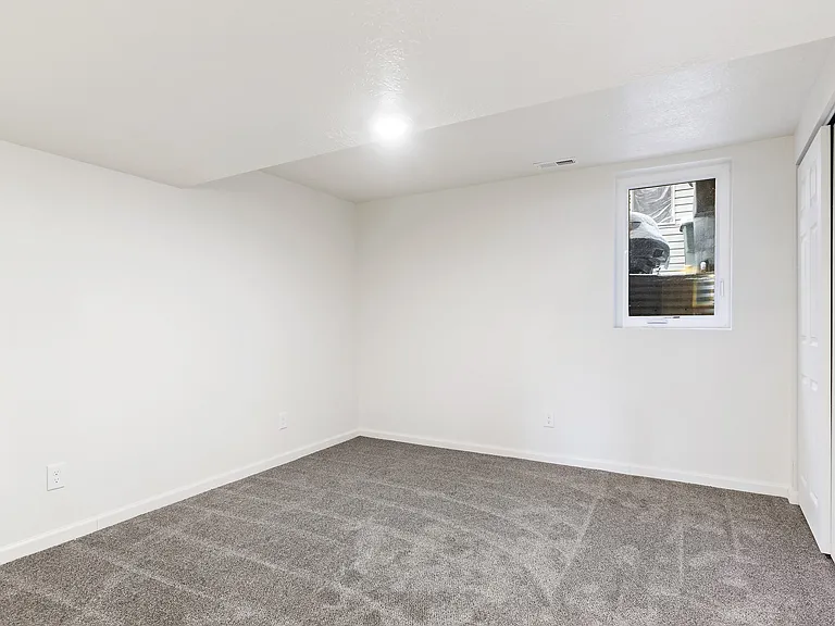 2928 Grant Ave — Photo 9
