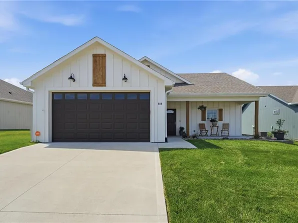 409 NE Ash St, Oak Grove, MO 64075