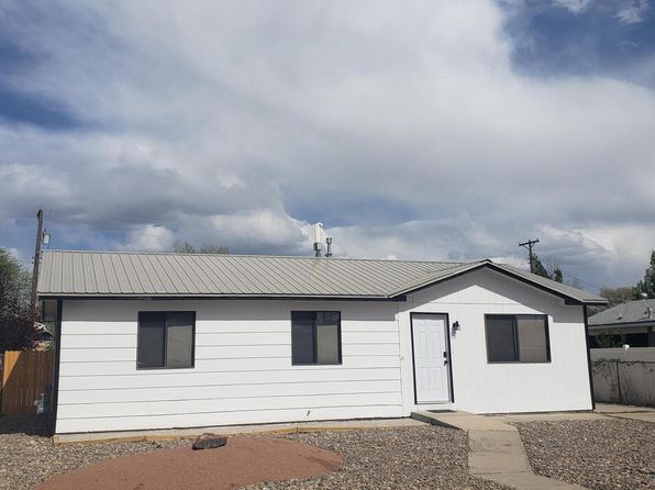 504 N 4th St, Bloomfield, NM 87413