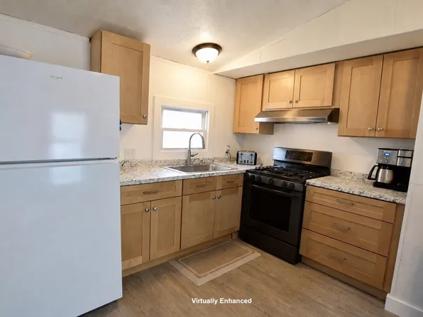 170 Rockland St APT 5, Hingham, MA 02043