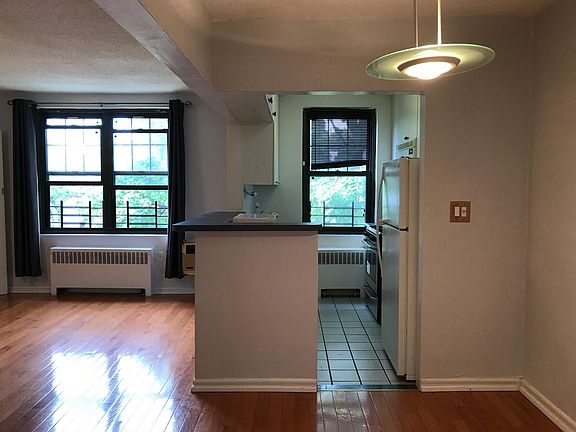 2nd image of 6995 Park Dr E #B