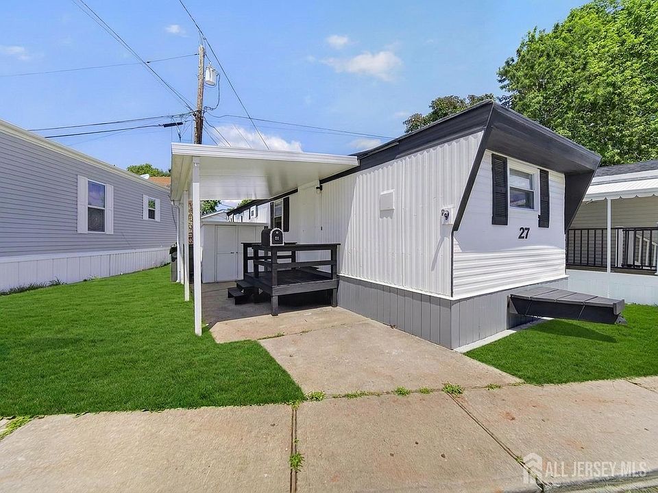 1st image of 27 Freddie Ave