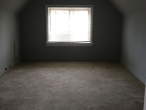 3rd image of 3026 Gilbert Ave