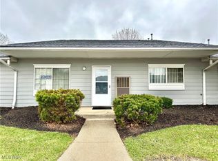 27069 Oakwood Cir #W103, Olmsted Township, OH 44138