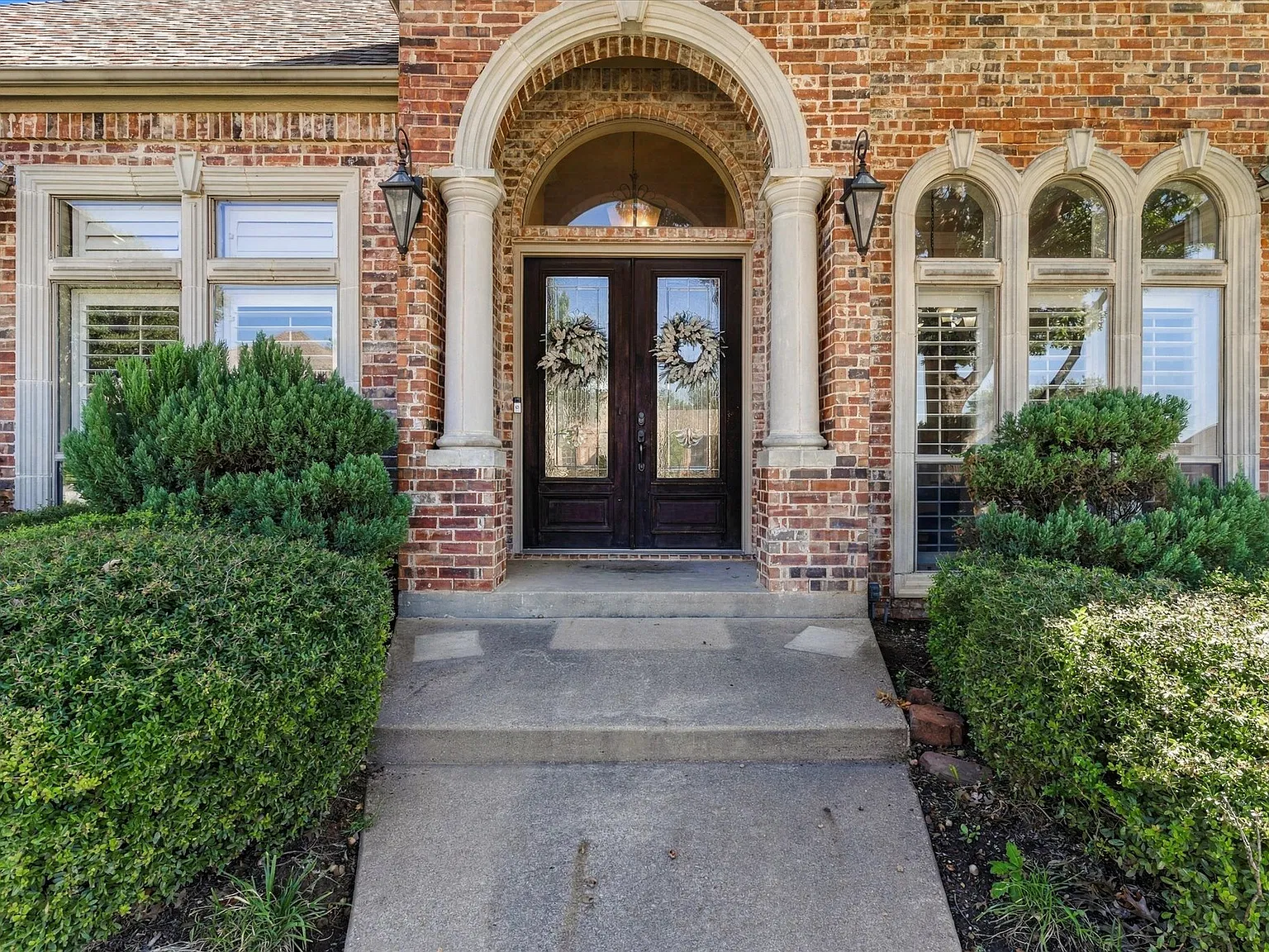 4 bed, 2588 sqft, $3,800 — Photo 3