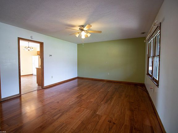 2nd image of 445 Wakeman Ct NE