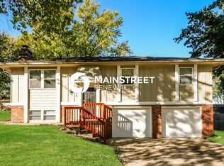 404 SW Keystone Ct, Blue Springs, MO 64014