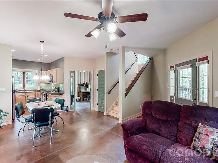 19 Sevan Ct — Photo 9