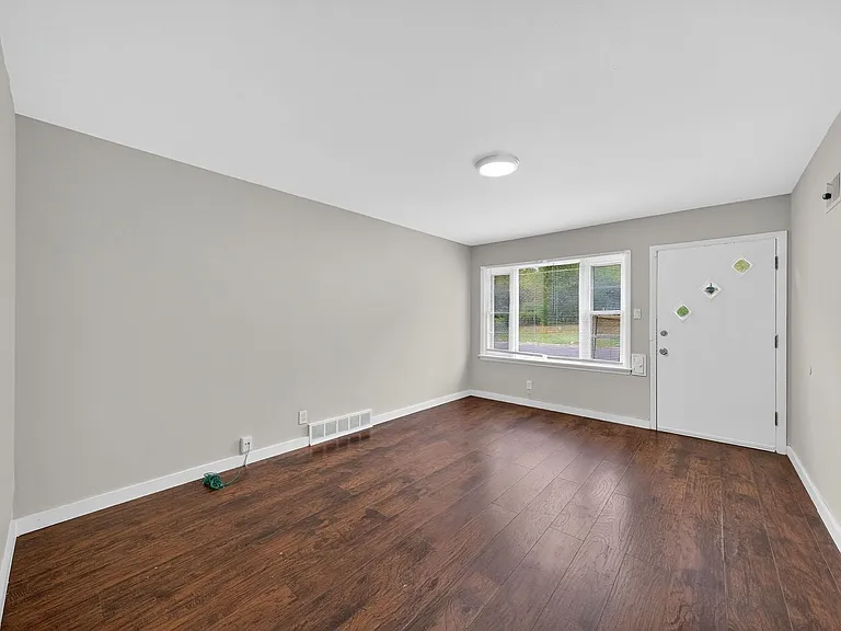 5638 Helen Ave — Photo 7