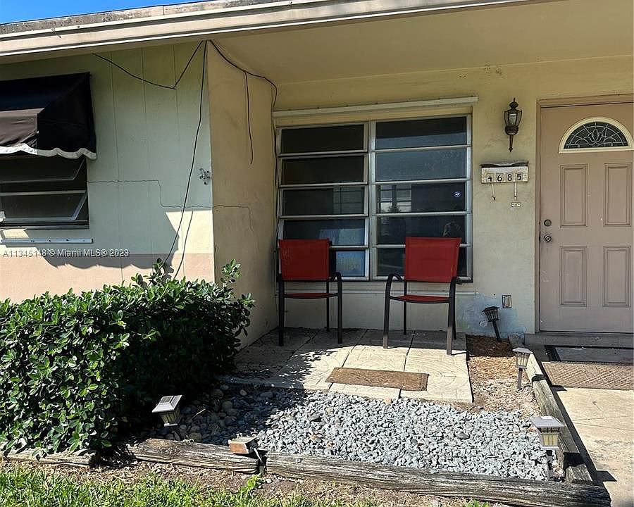 1st image of 4681 SW 43rd Ter #1-2