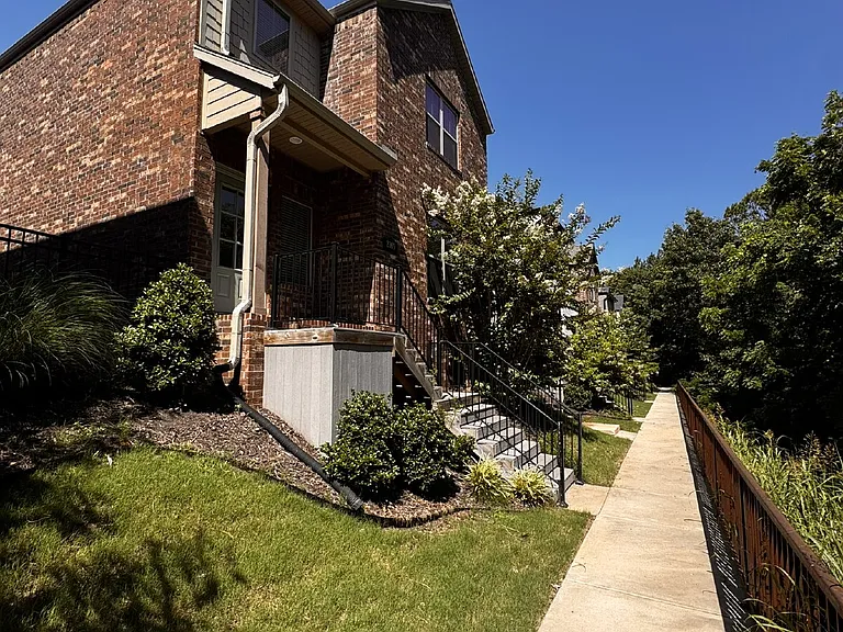 2369 E Amherst Aly — Photo 2