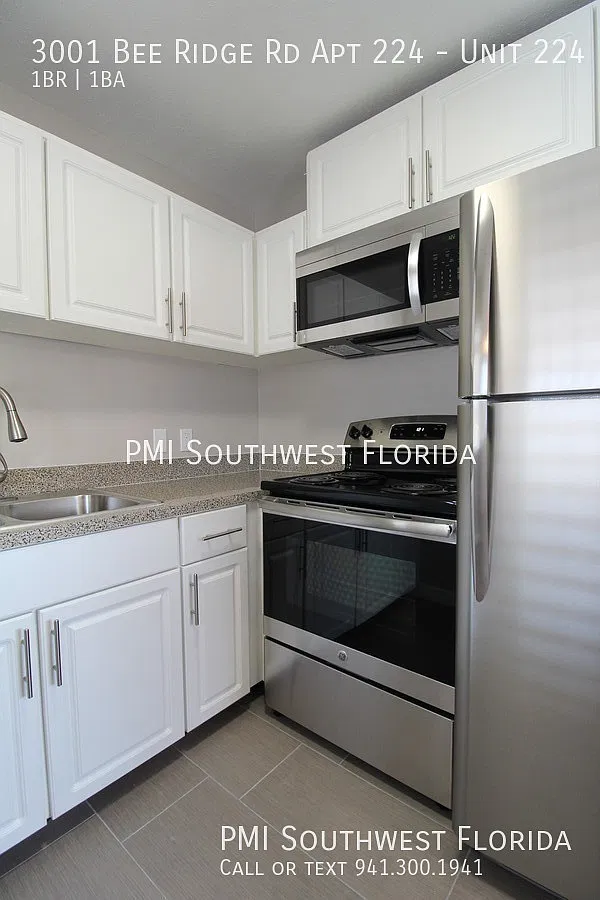3001 Bee Ridge Rd — Photo 4