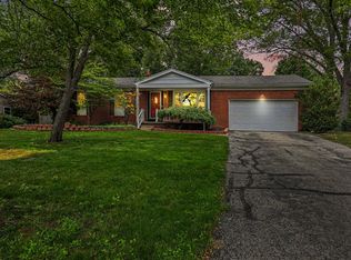 1184 Oakmont Dr, Temperance, MI 48182