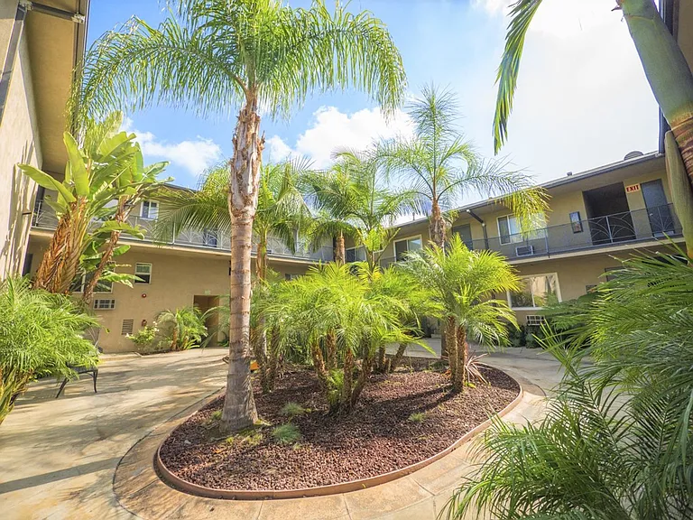 334 S. Hobart Blvd — Photo 30