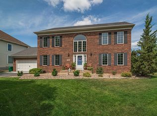 8212 Carriage Hill Rd, Savage, MN 55378