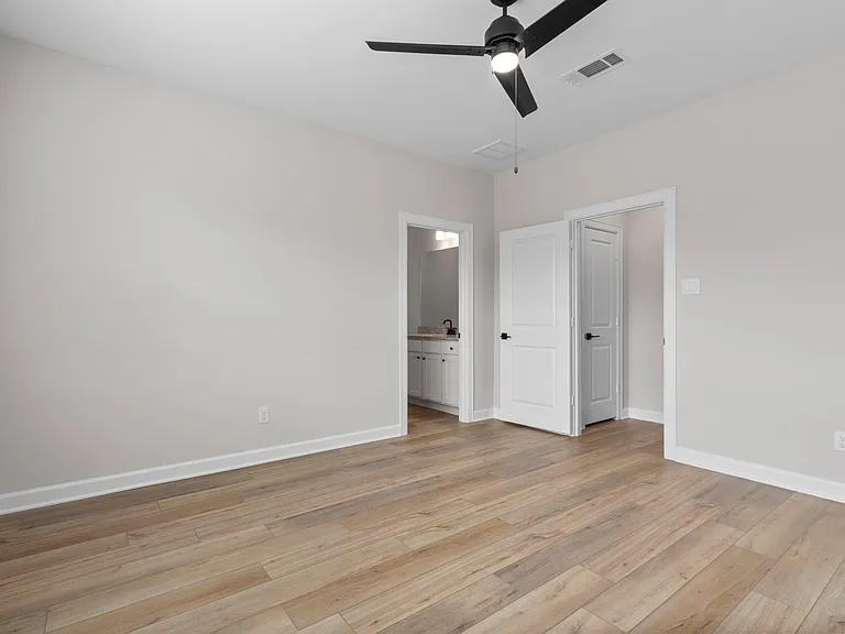 1126 Campside Dr — Photo 11