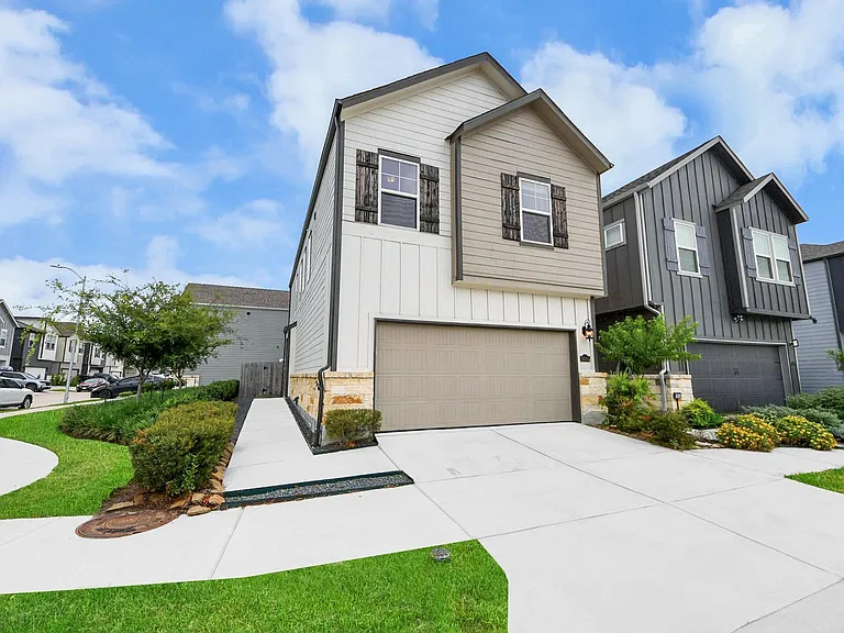 3830 Glossy Lake Dr — Photo 3