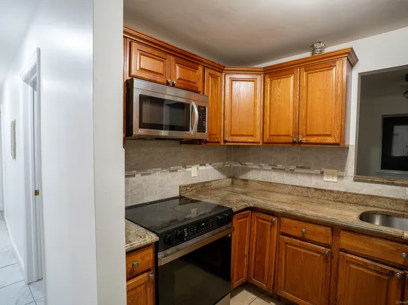 81 Coalpit Hill Road APT B, Danbury, CT 06810