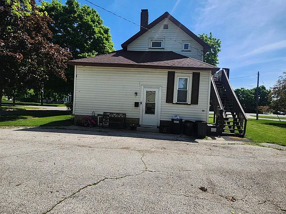 5th image of 1006 Main St