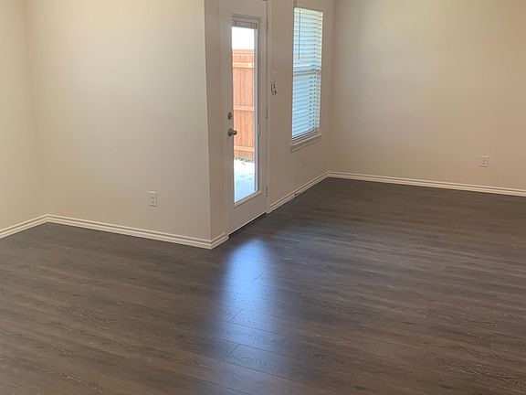 4th image of 901 Glover Dr