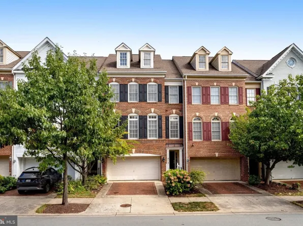 213 Oak Knoll Ter, Rockville, MD 20850