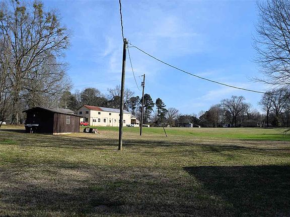 4th image of 4823 Moores Ln