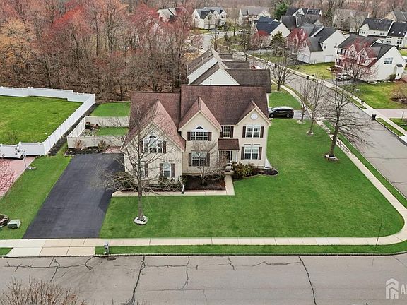 2nd image of 74 Kelly Way