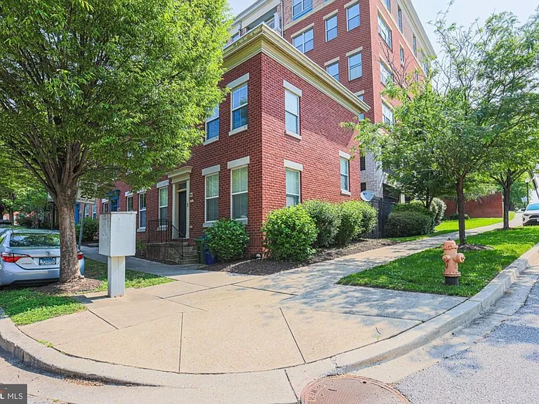 111 N Bethel St — Photo 2