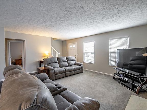 4th image of 507 Parkside Ln #24