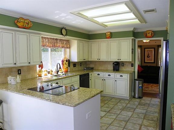 4th image of 2180 Strathmore Dr