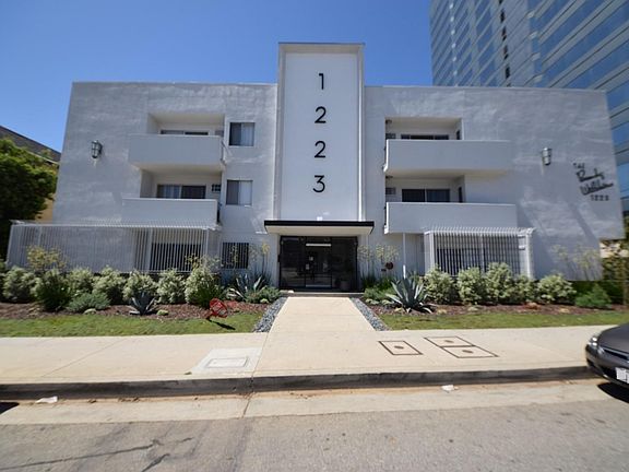 4th image of 1223 S Bundy Dr APT 106