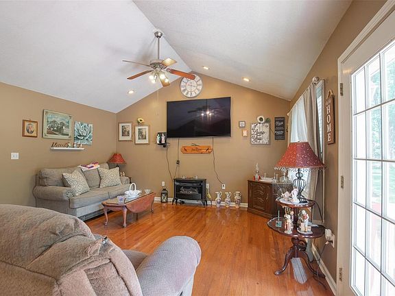 4th image of 314 County Road 5352