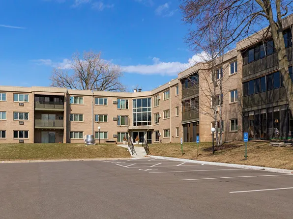 4350 Brookside Ct APT 205, Edina, MN 55436