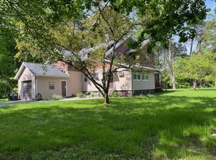 105 Glen Crest Rd, Milford, PA 18337