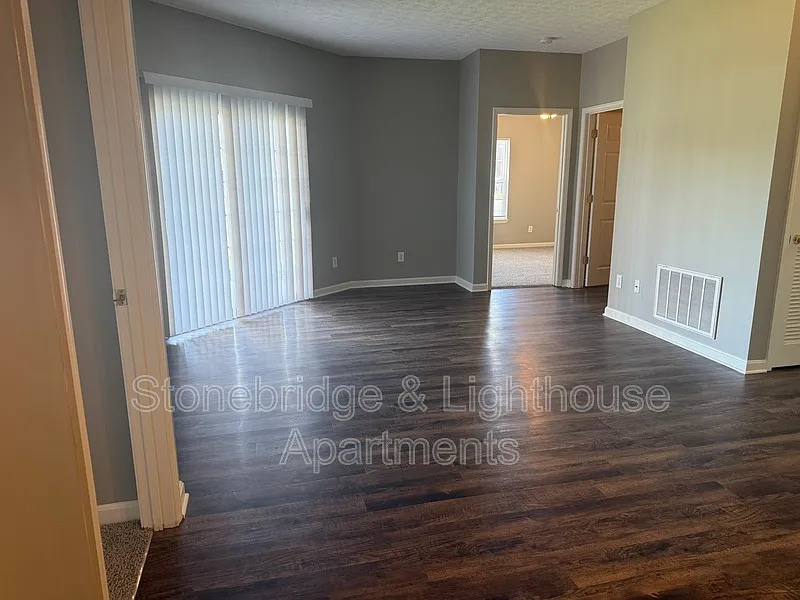 2 bed, 2.0 bath, 1120 sqft, $1,220 — Photo 3